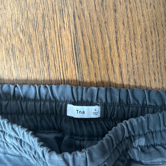 ARITZIA CARGO PANTS - Picture 2 of 2